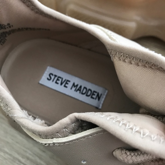 Steve Madden Running Shoes - Picture 3 of 4